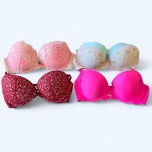 Set of 4 Victoria's Secret lace & padded bra bundle